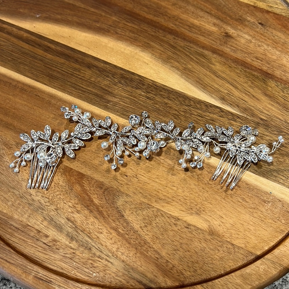 Lottie Da 8 inch hair vine with combs. Antique Silver